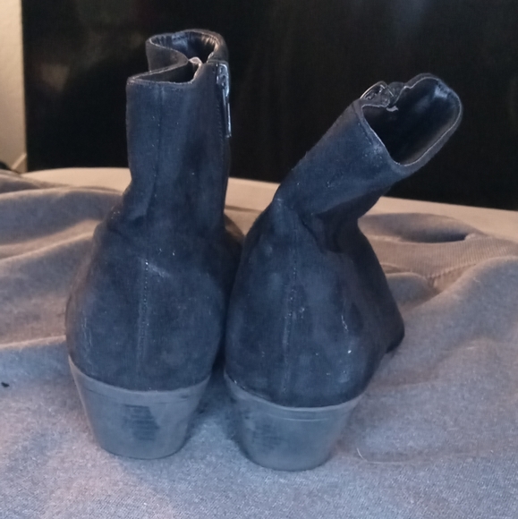 Heel boots - Picture 2 of 5